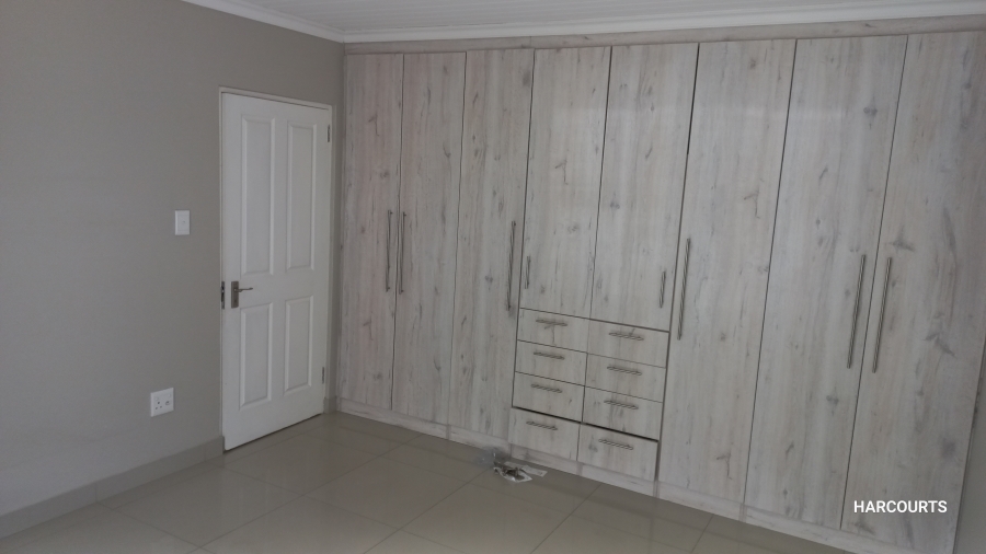 To Let 2 Bedroom Property for Rent in Lansdowne Western Cape